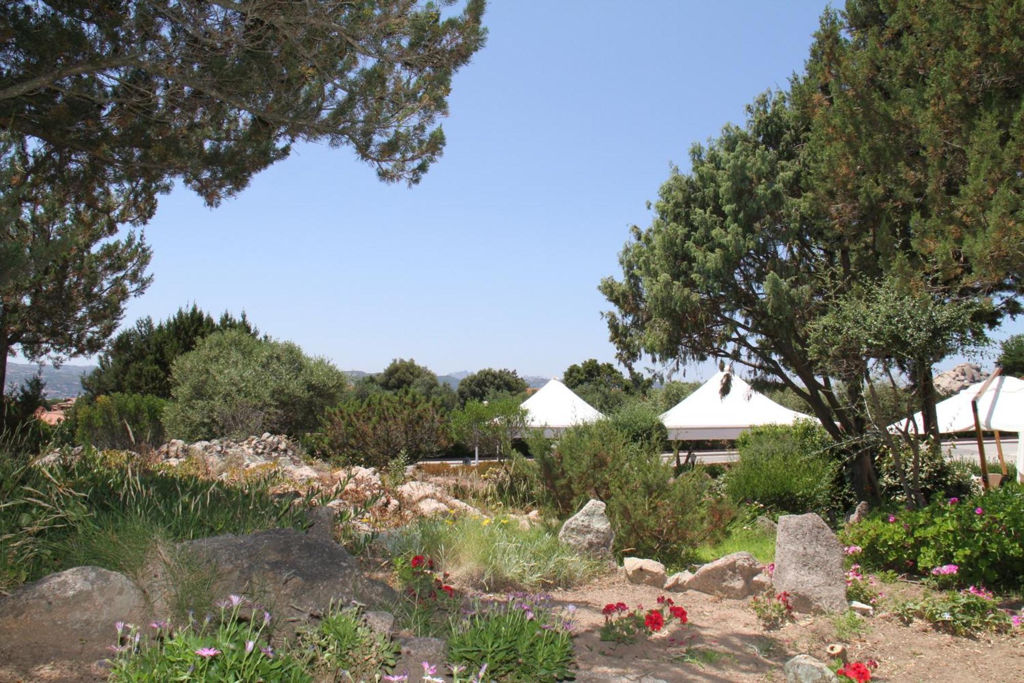 Hotel 3 Botti Baja Sardinia Exterior photo